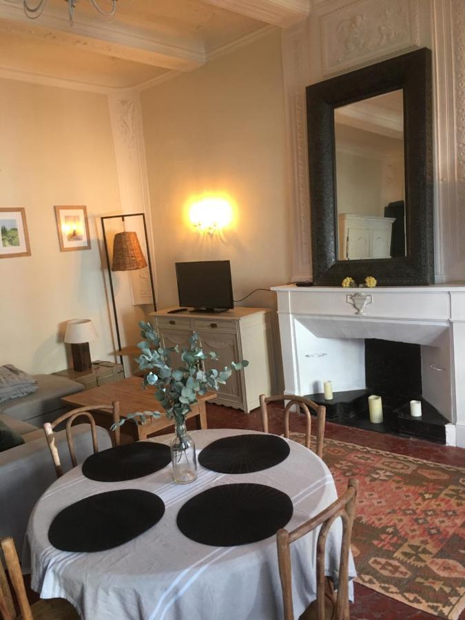 Ancienne maison de maîtres Lourmarin Extérieur photo